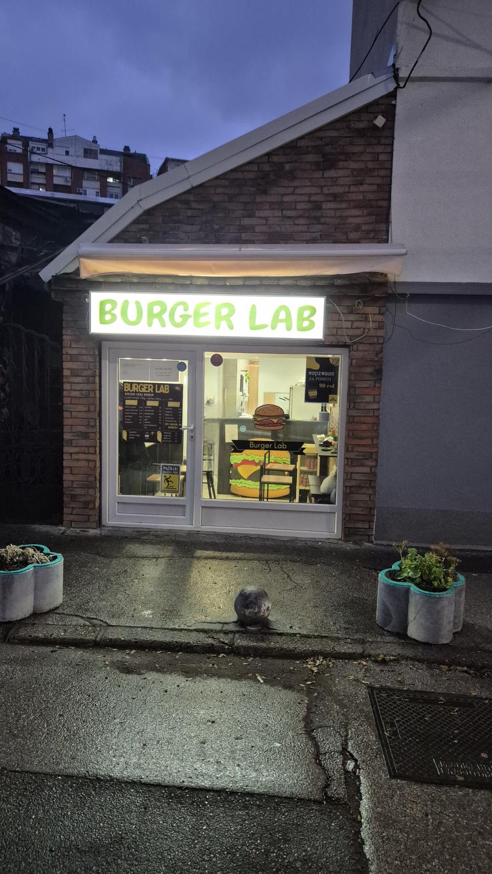 Slika 0 - Karadziceva 3,  Lokal za izdavanje, 30m2, 440€