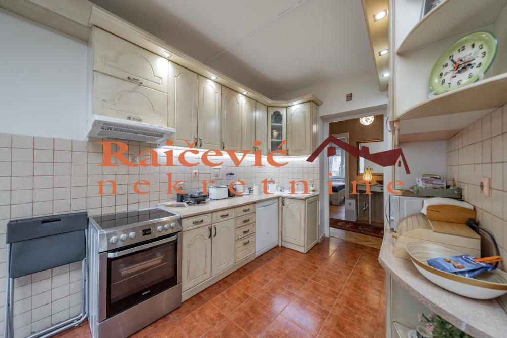 Slika 6 - Bledska, Četvoroiposoban stan za izdavanje, 108m2, 2.000€