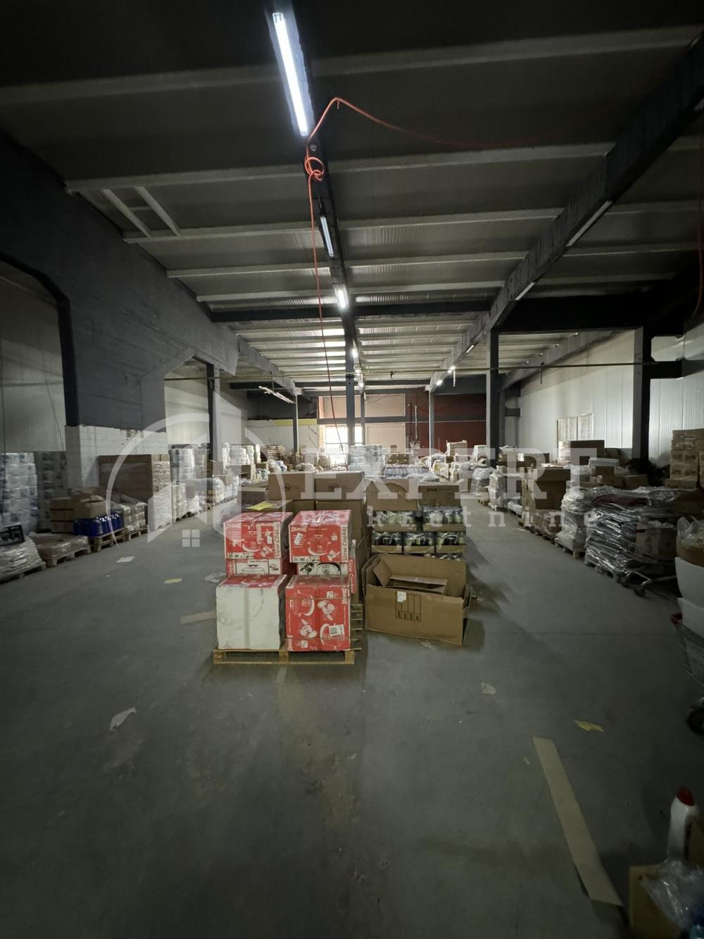 Slika 11 - Šumadijska,  Lokal za izdavanje, 1000m2, 5.000€