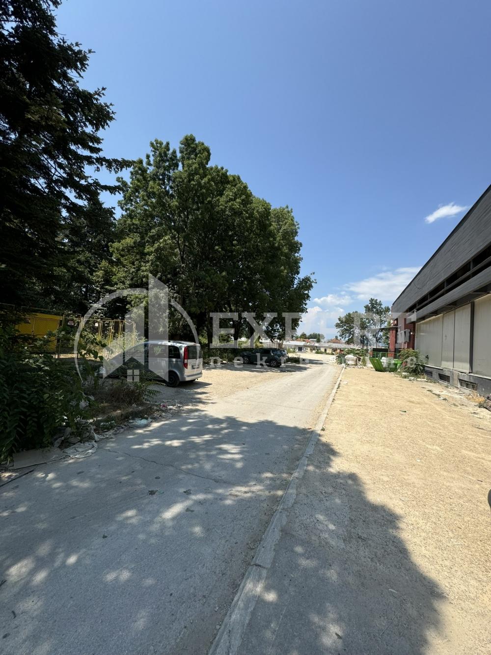 Slika 3 - Šumadijska,  Lokal za izdavanje, 1000m2, 5.000€