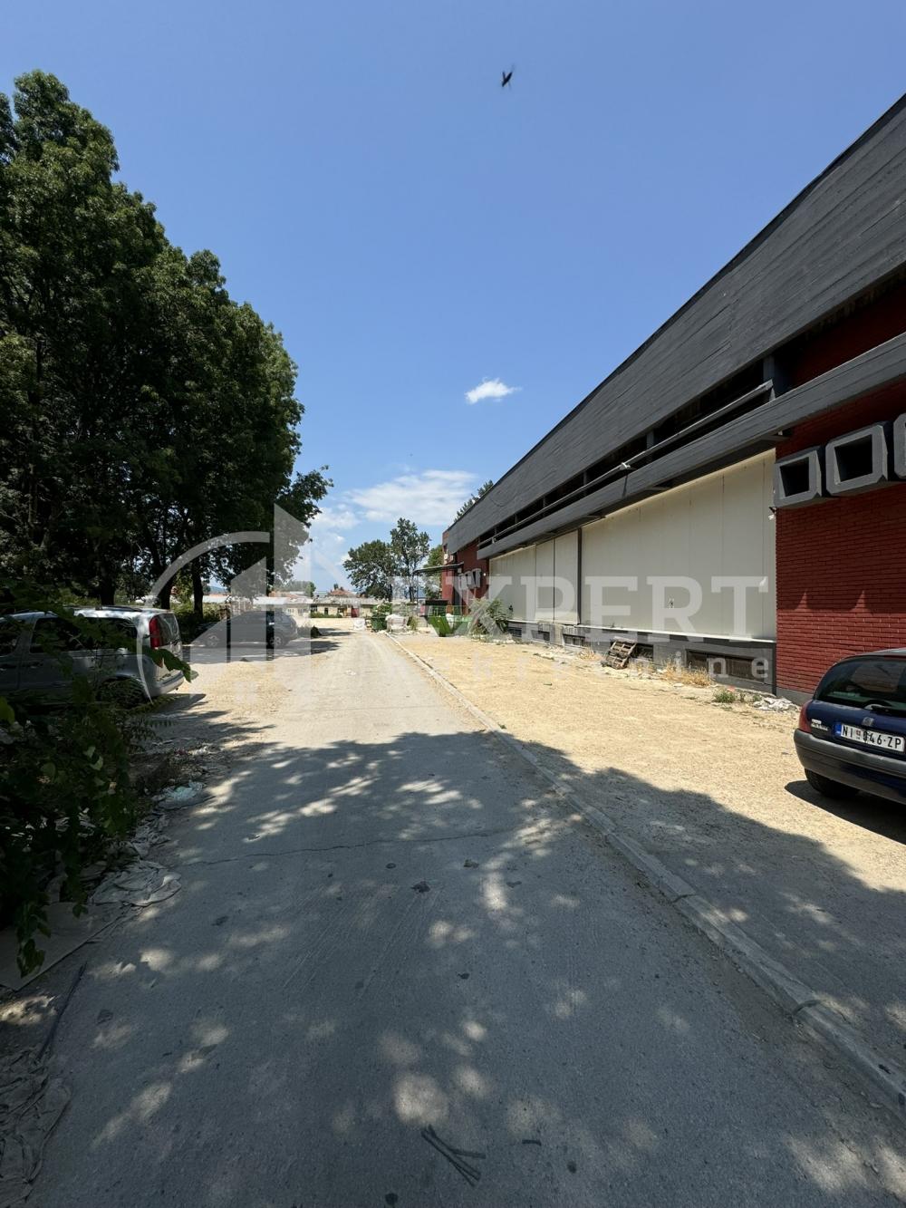 Slika 1 - Šumadijska,  Lokal za izdavanje, 1000m2, 5.000€