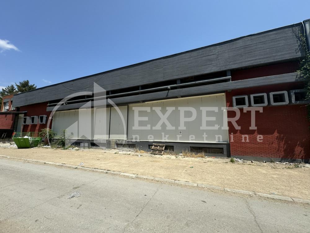 Slika 7 - Šumadijska,  Lokal za izdavanje, 1000m2, 5.000€