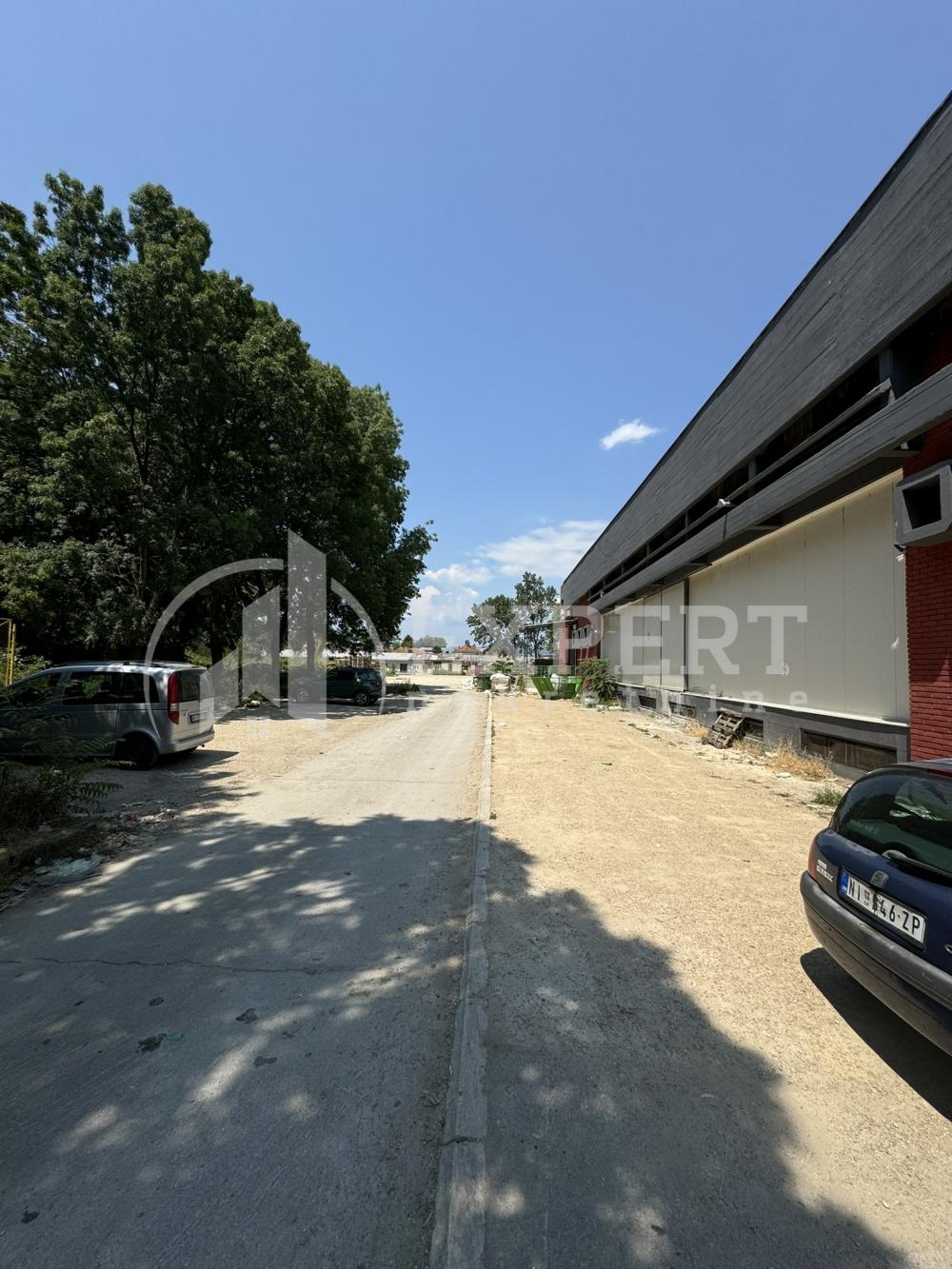 Slika 4 - Šumadijska,  Lokal za izdavanje, 1000m2, 5.000€