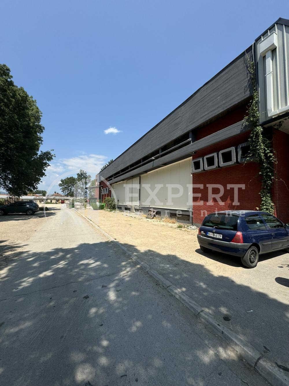 Slika 2 - Šumadijska,  Lokal za izdavanje, 1000m2, 5.000€