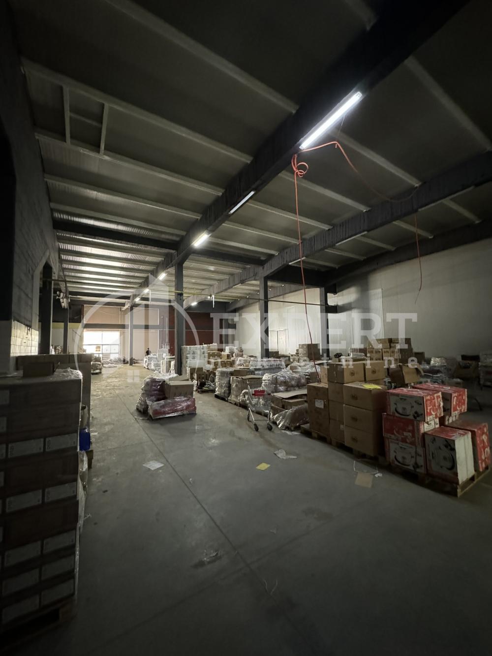 Slika 10 - Šumadijska,  Lokal za izdavanje, 1000m2, 5.000€