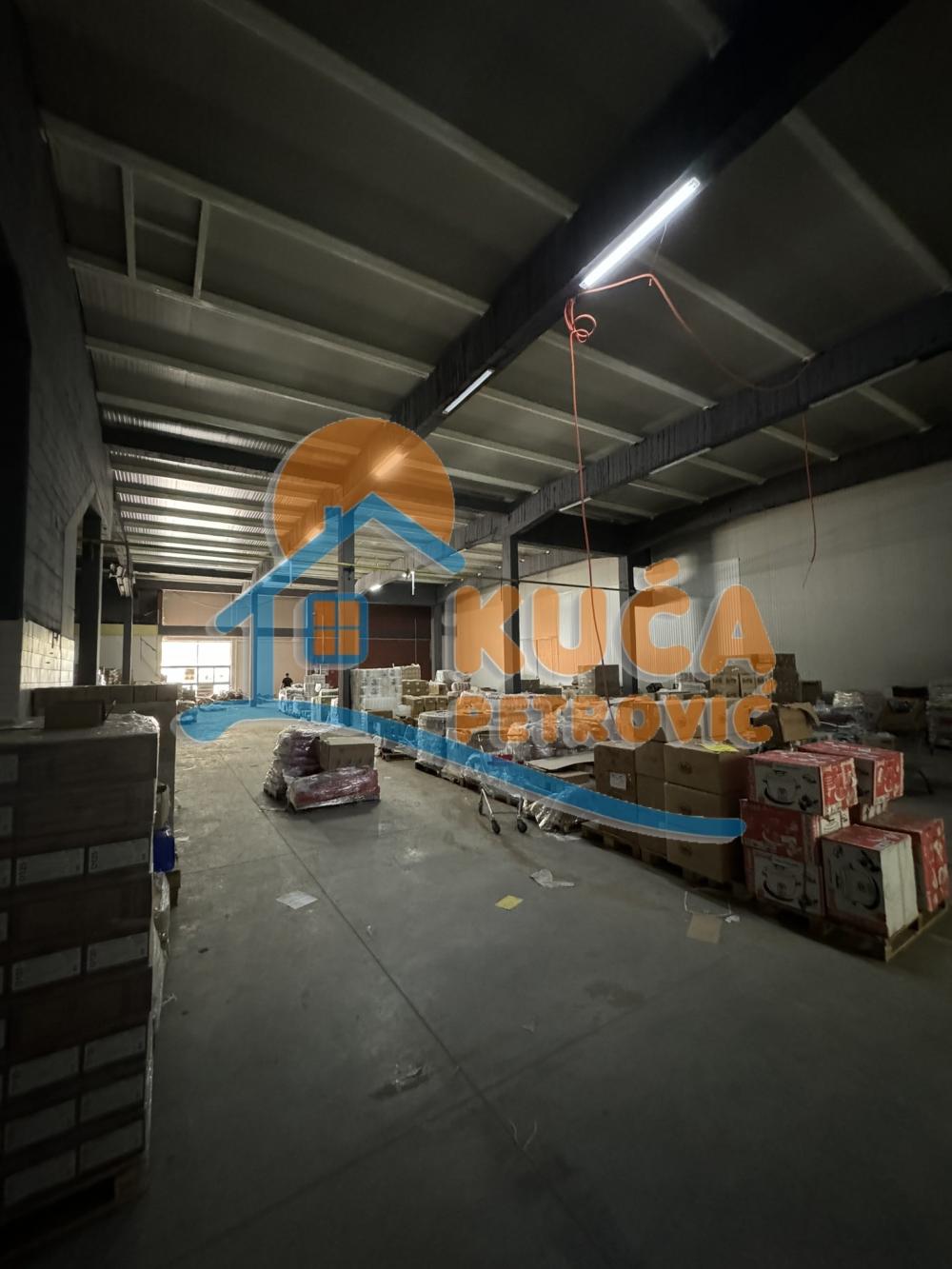 Slika 10 - Šumadijska,  Lokal za izdavanje, 1000m2, 5.000€