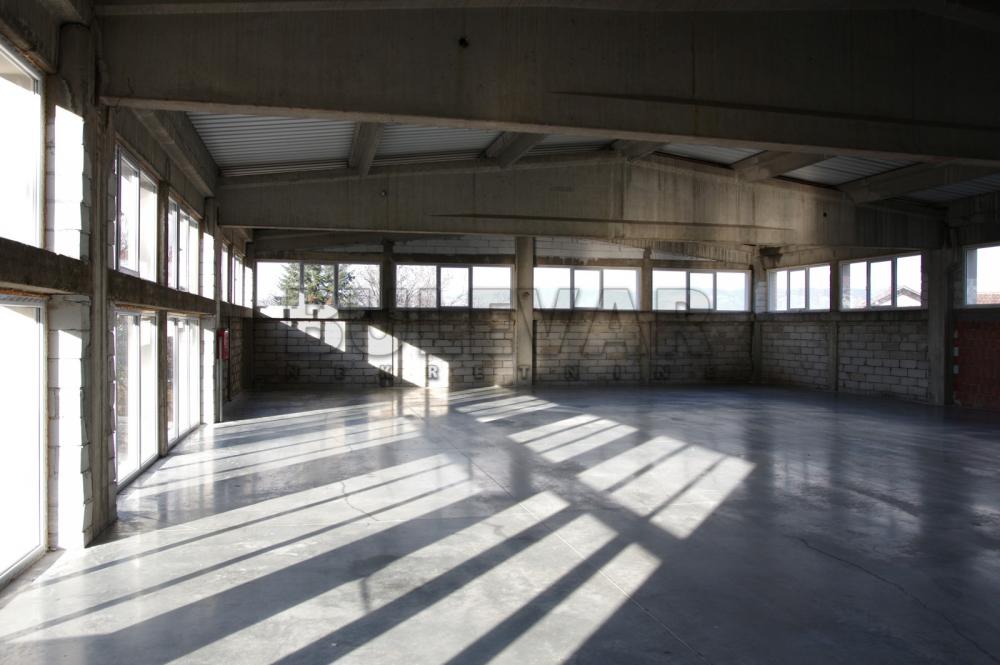 Slika 7 - Zetska,  Lokal za izdavanje, 800m2, 4.800€