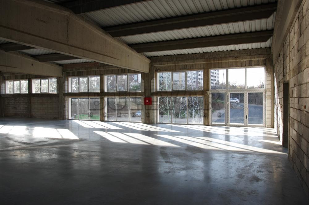 Slika 3 - Zetska,  Lokal za izdavanje, 800m2, 4.800€