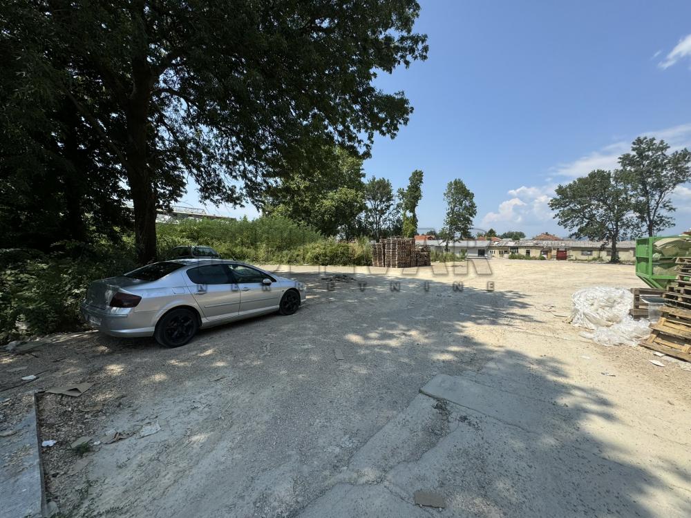 Slika 9 - Šumadijska,  Lokal za izdavanje, 1000m2, 5.000€
