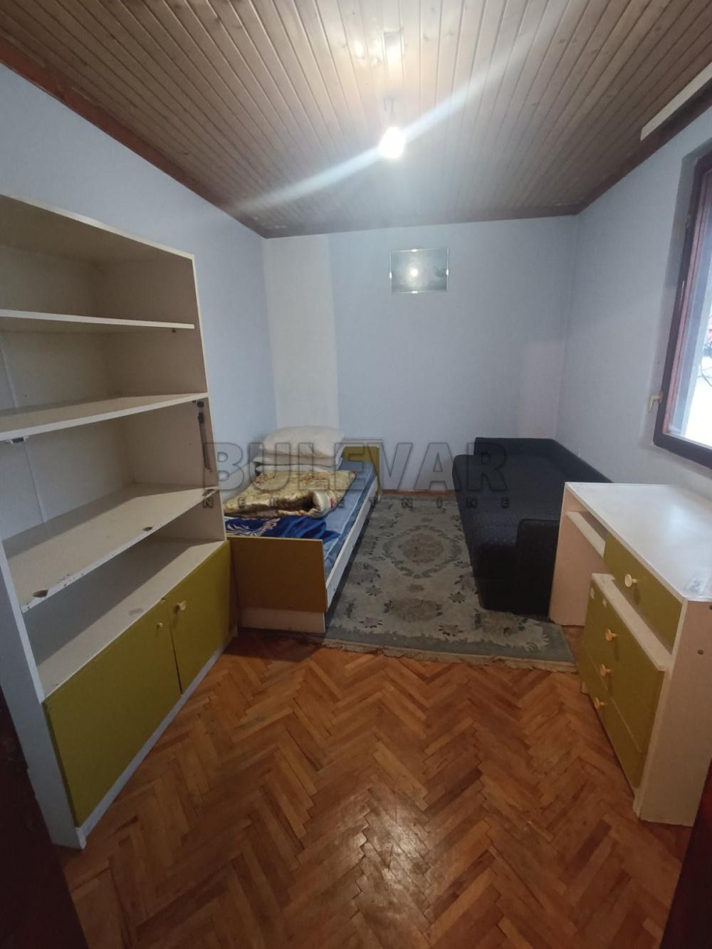 Slika 2 - Paraćinska, Četvorosoban stan za izdavanje, 50m2, 250€