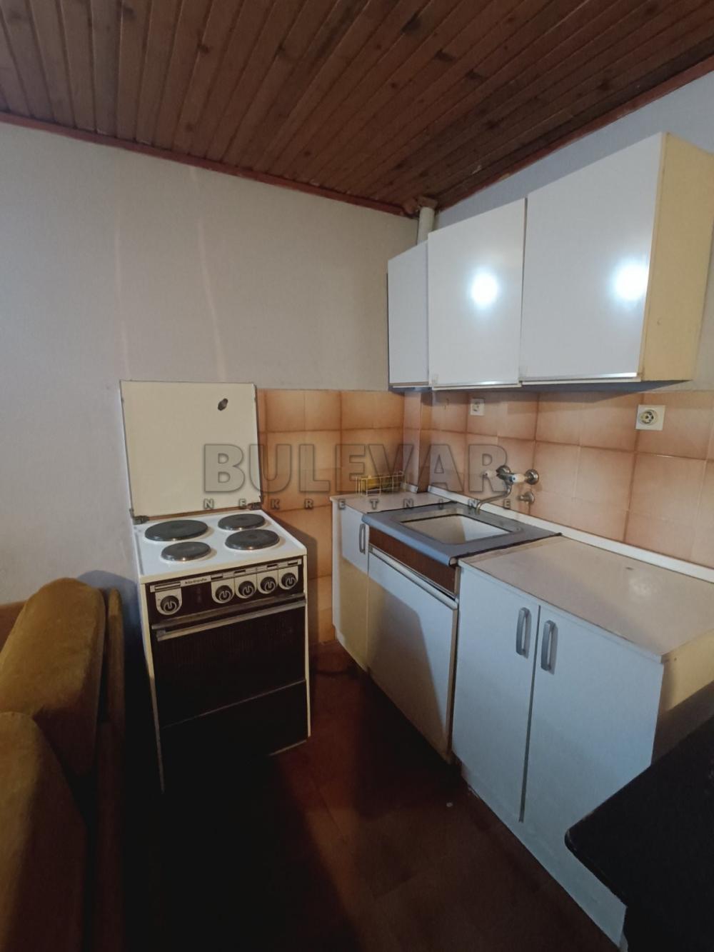 Slika 3 - Paraćinska, Četvorosoban stan za izdavanje, 50m2, 250€