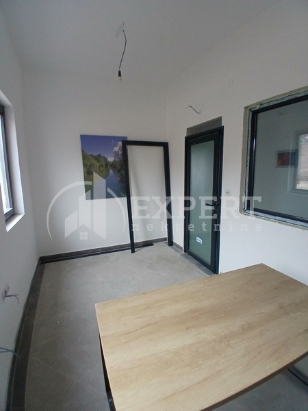 Slika 11 - Desanke Maksimović,  Lokal na prodaju, 250m2, 340.000€