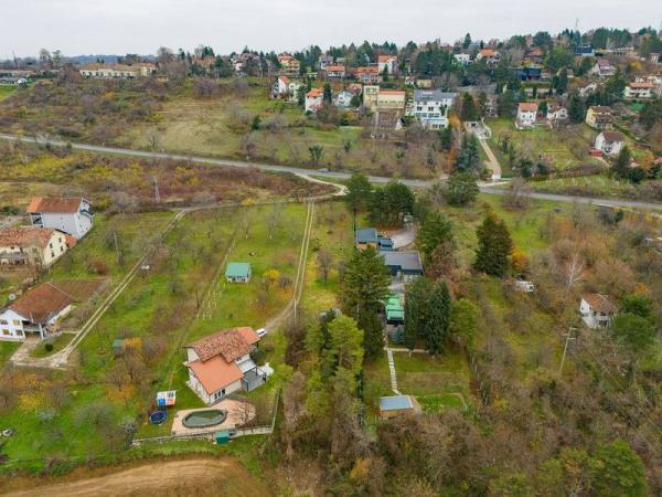 Slika 1 -  Građevinsko zemljište na prodaju, Sremska Kamenica, 172.530€