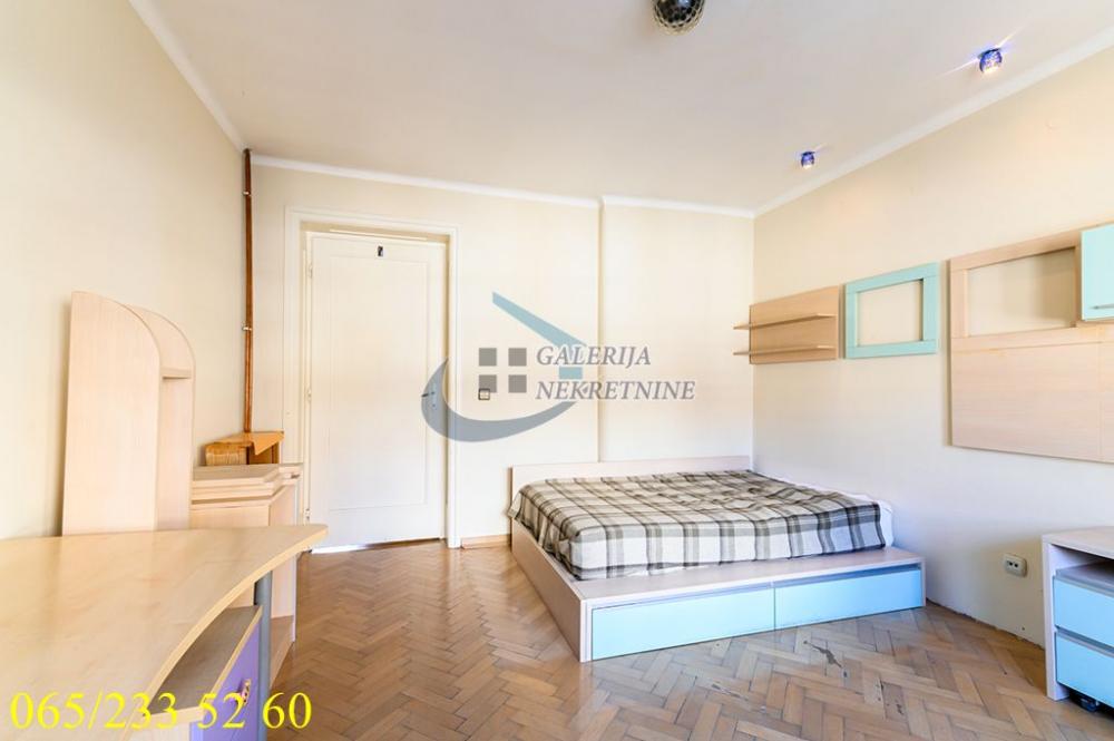 Slika 1 - Jug Bogdanova, Trosoban stan na prodaju, 72m2, 225.000€