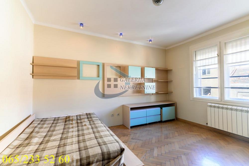 Slika 2 - Jug Bogdanova, Trosoban stan na prodaju, 72m2, 225.000€