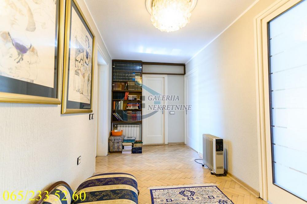 Slika 5 - Jug Bogdanova, Trosoban stan na prodaju, 72m2, 225.000€