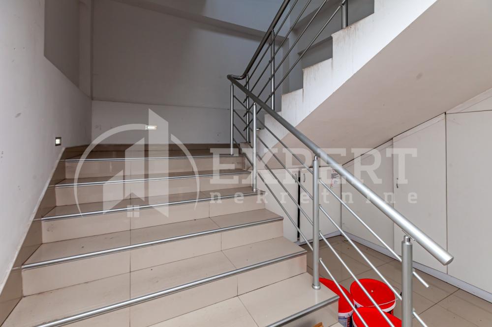 Slika 7 - Ivana Milutinovića,  Lokal za izdavanje, 530m2, 2.000€