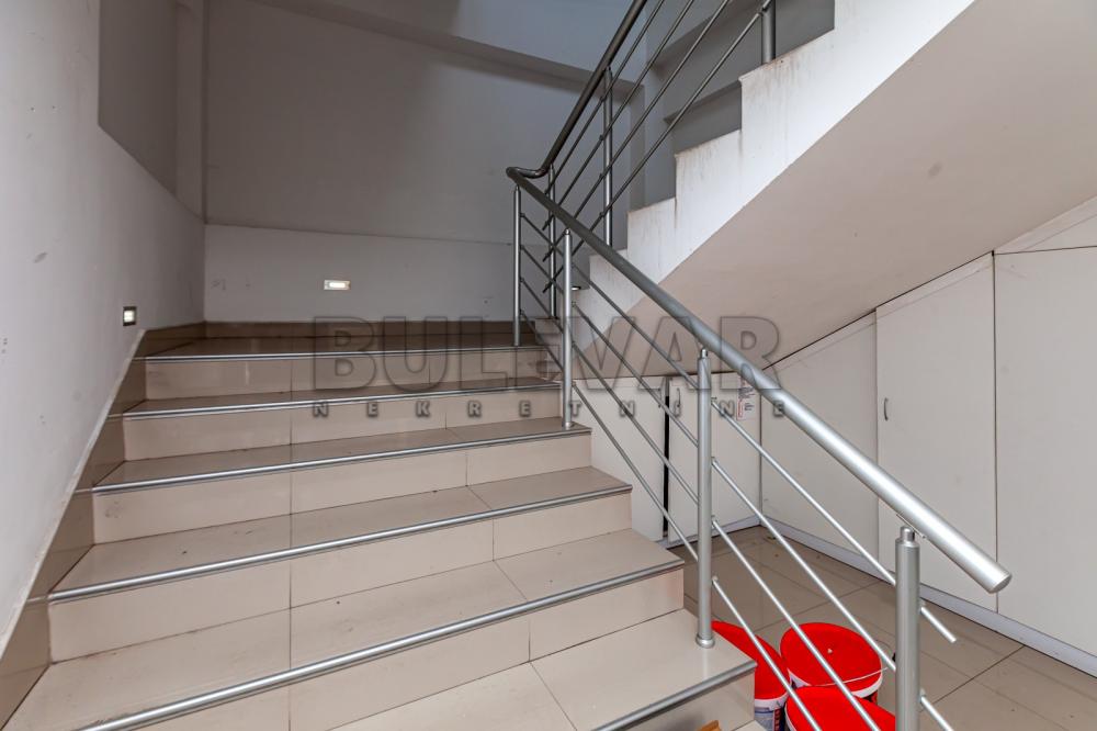 Slika 7 - Ivana Milutinovića,  Lokal za izdavanje, 530m2, 2.000€