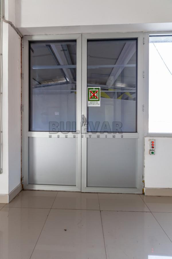 Slika 8 - Ivana Milutinovića,  Lokal za izdavanje, 530m2, 2.000€