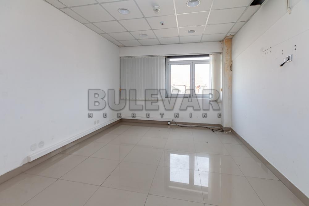 Slika 5 - Ivana Milutinovića,  Lokal za izdavanje, 530m2, 2.000€