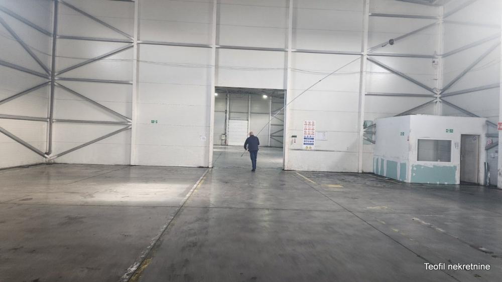 Slika 2 - Beogradska,  Lokal za izdavanje, 5000m2, 22.500€