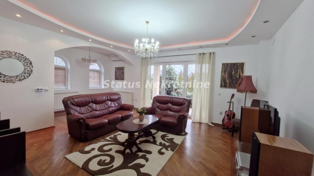 Slika 1 -  Kuća na prodaju, 338m2, 721.000€