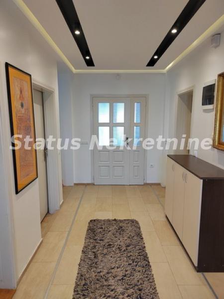Slika 1 -  Kuća za izdavanje, 200m2, 1.300€