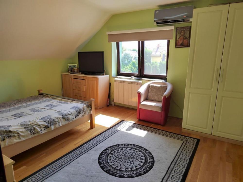 Slika 7 -  Kuća za izdavanje, 170m2, 1.300€