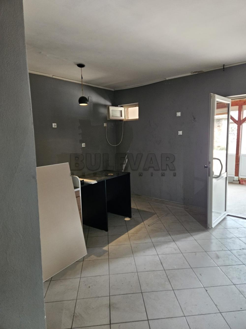 Slika 6 - Mariborska,  Lokal za izdavanje, 100m2, 400€