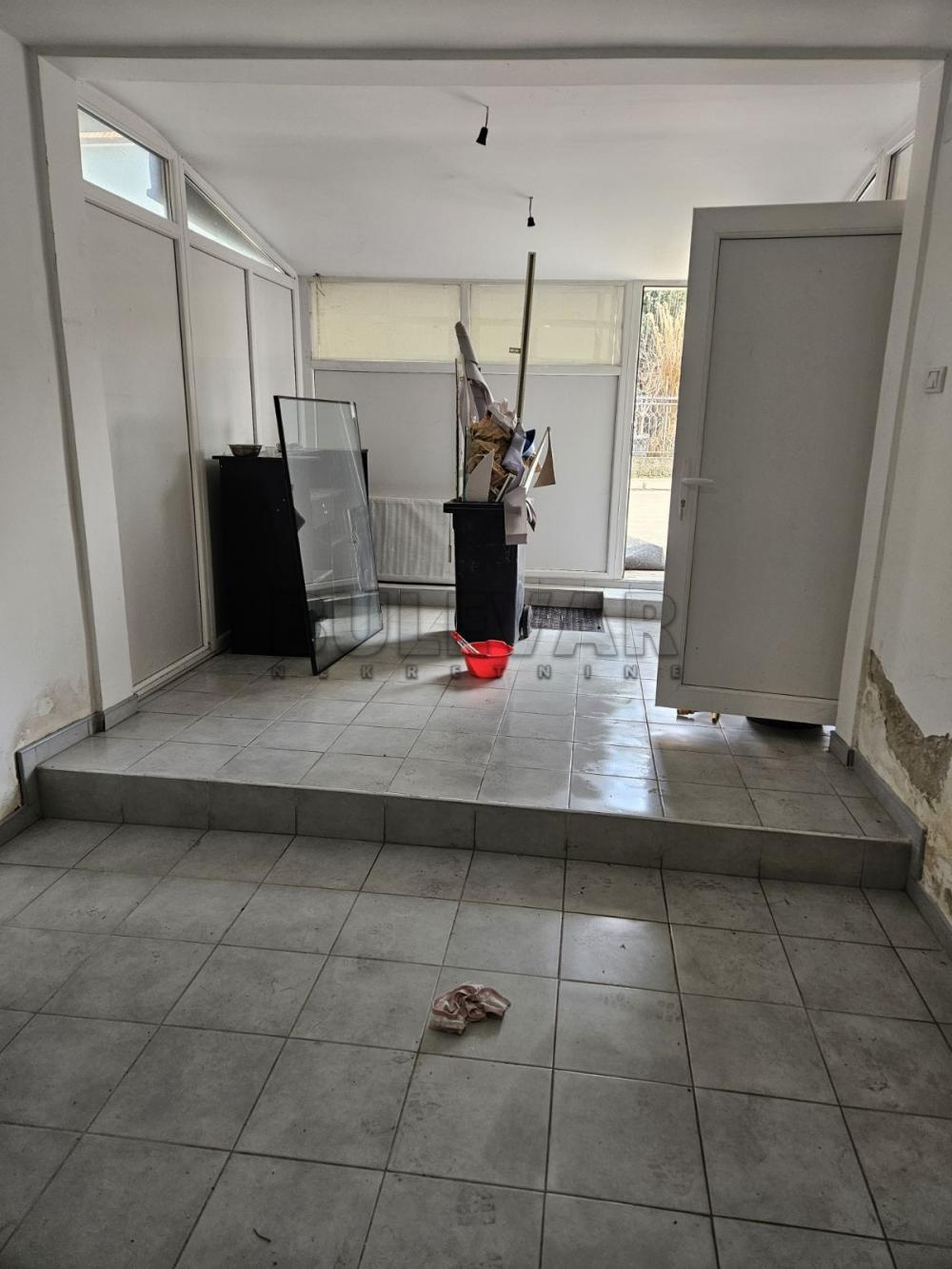 Slika 1 - Mariborska,  Lokal za izdavanje, 100m2, 400€