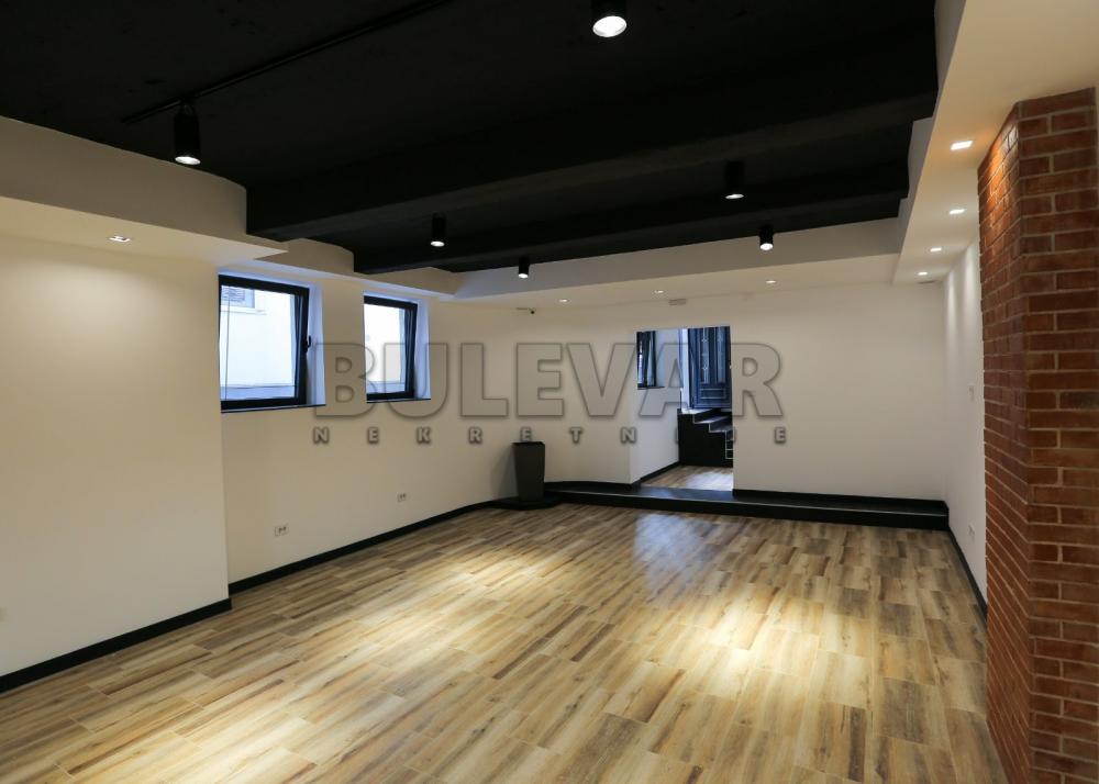 Slika 1 - Generala Tranijea,  Lokal za izdavanje, 240m2, 2.000€