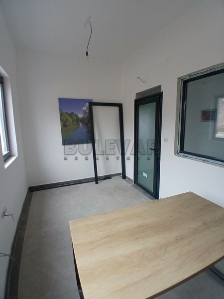 Slika 3 - Donjovlaška,  Lokal za izdavanje, 250m2, 1.500€