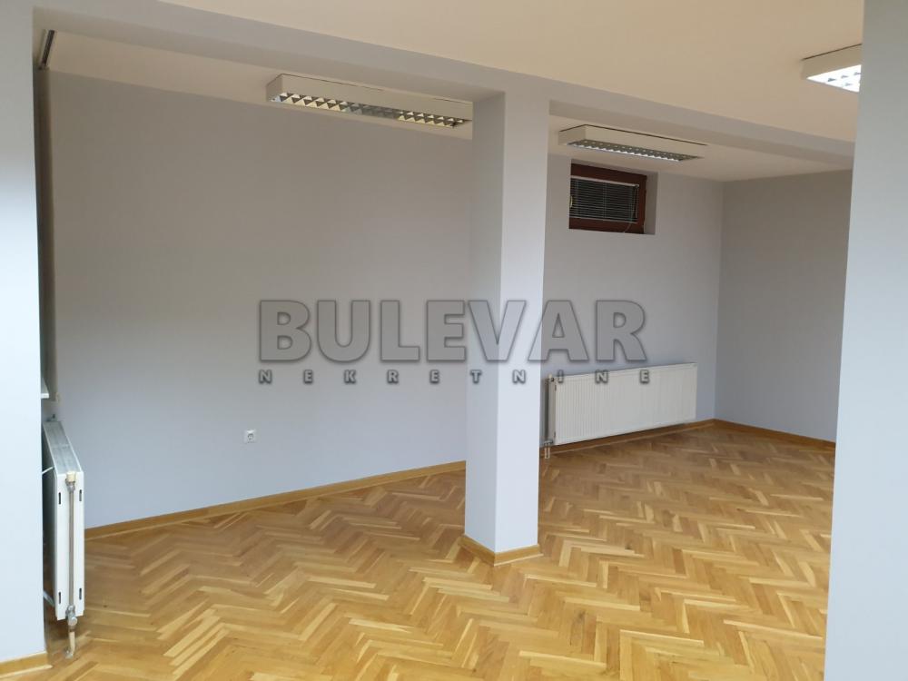 Slika 6 - Nikole Pašića,  Lokal za izdavanje, 100m2, 900€