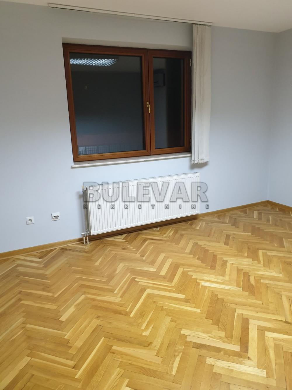 Slika 3 - Nikole Pašića,  Lokal za izdavanje, 100m2, 900€