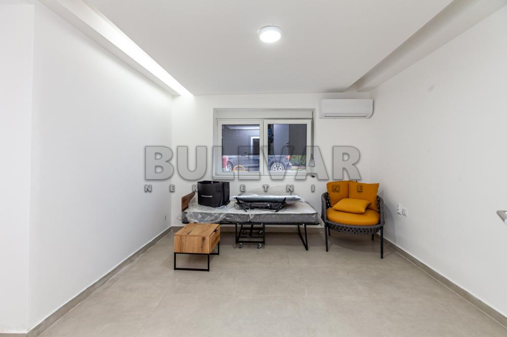 Slika 2 - Hajduk Stanka,  Lokal za izdavanje, 73m2, 800€