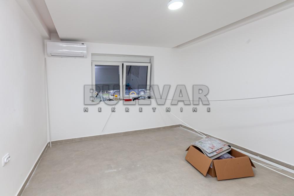 Slika 3 - Hajduk Stanka,  Lokal za izdavanje, 73m2, 800€