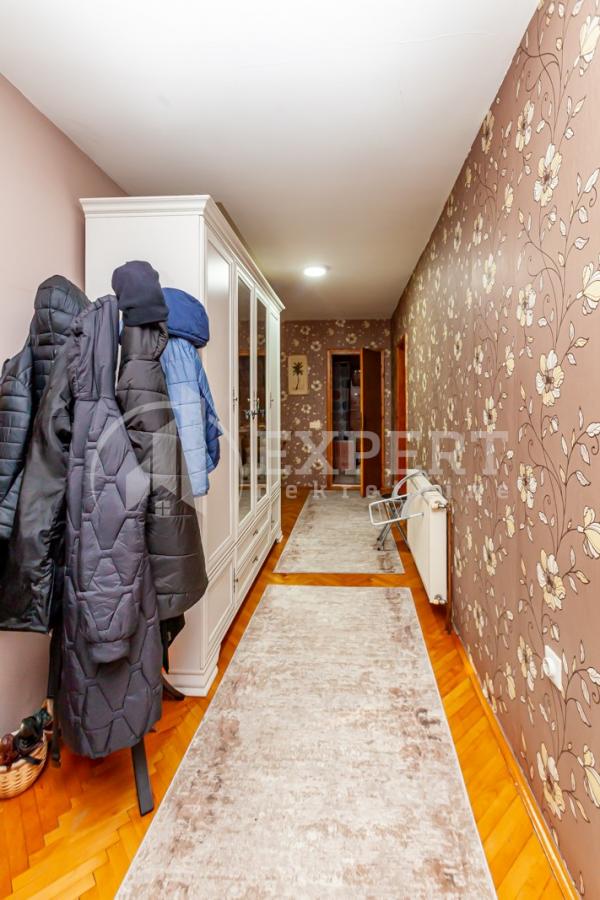 Slika 3 - Zlatarska,  Kuća na prodaju, 500m2, 375.000€