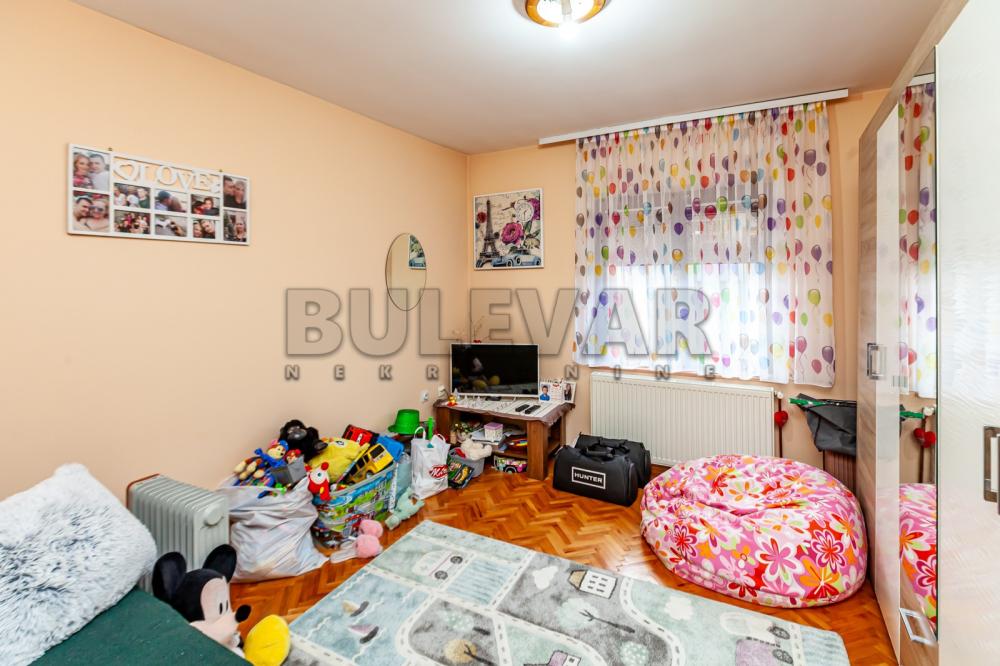 Slika 9 - Zlatarska, Kuća na prodaju, 500m2, 375.000€