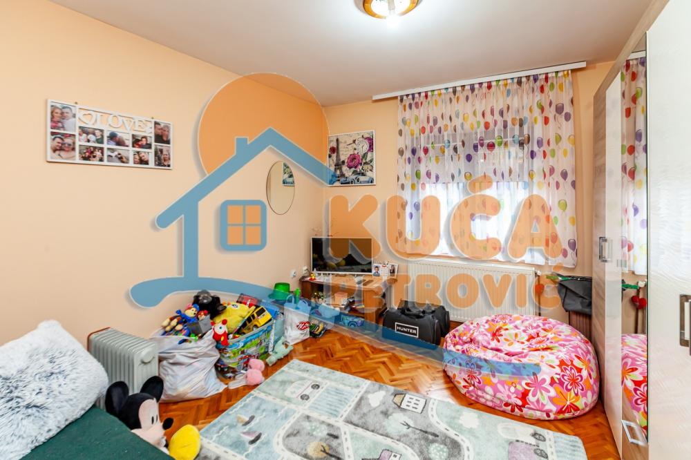 Slika 9 - Zlatarska,  Kuća na prodaju, 500m2, 375.000€