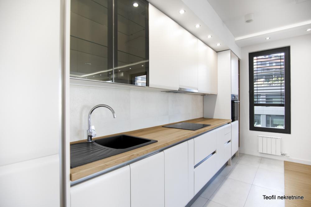 Slika 7 - Bulevar vojvode Bojovića, Četvorosoban stan za izdavanje, 122m2, 2.300€