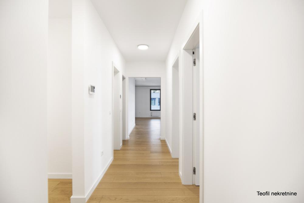 Slika 11 - Bulevar vojvode Bojovića, Četvorosoban stan za izdavanje, 122m2, 2.300€