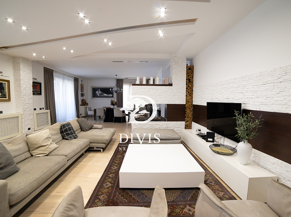 Slika 1 - Heroja Milana Tepića, Četvorosoban stan na prodaju, 210m2, 1.500.000€