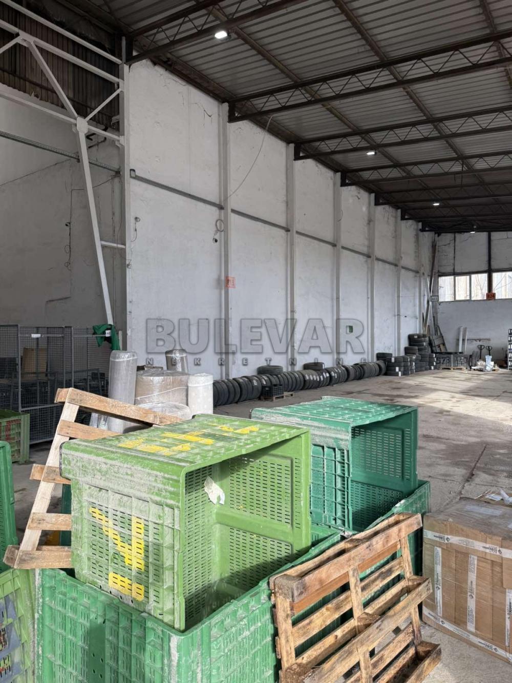 Slika 5 - Bulevar 12. februar,  Lokal za izdavanje, 1500m2, 4.500€