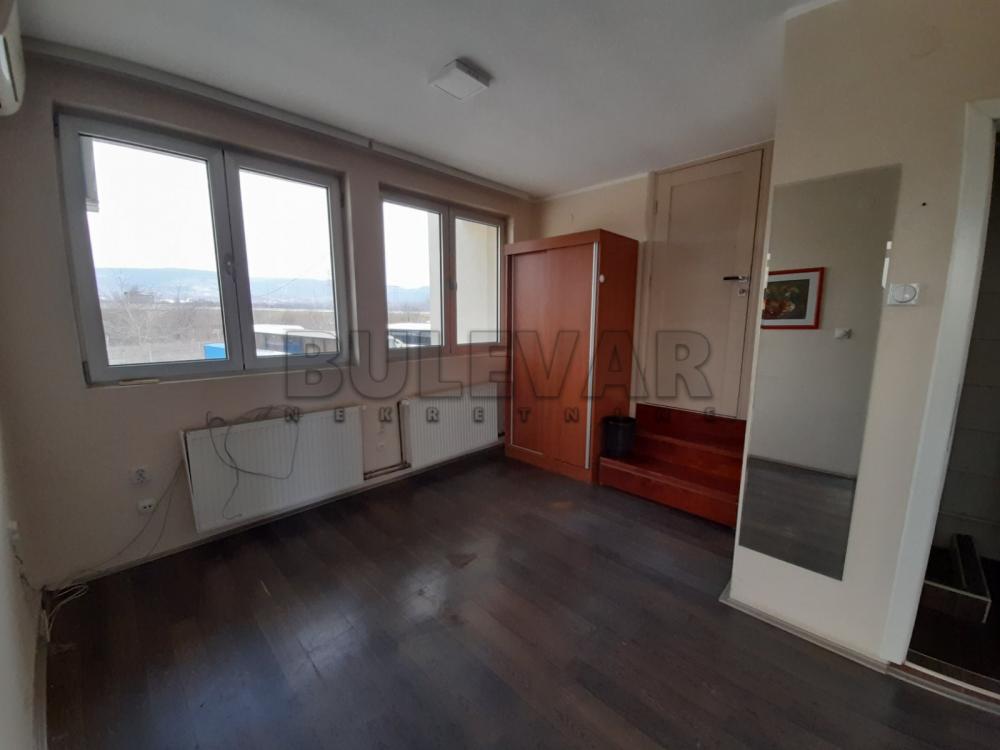 Slika 11 - Matejevački put,  Lokal za izdavanje, 550m2, 6.500€
