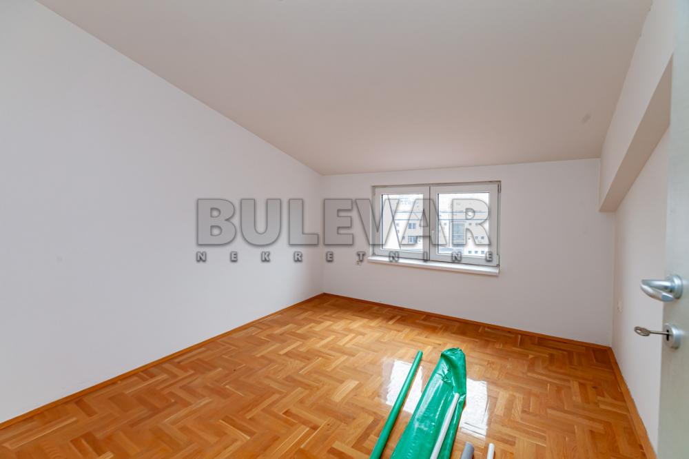 Slika 3 - Generala Milojka Lešjanina, Četvorosoban stan na prodaju, 54m2, 89.314€