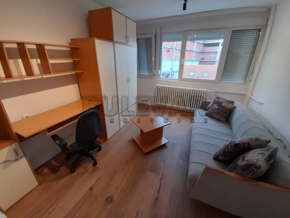 Slika 2 - Cara Dušana, Trosoban stan za izdavanje, 63m2, 450€