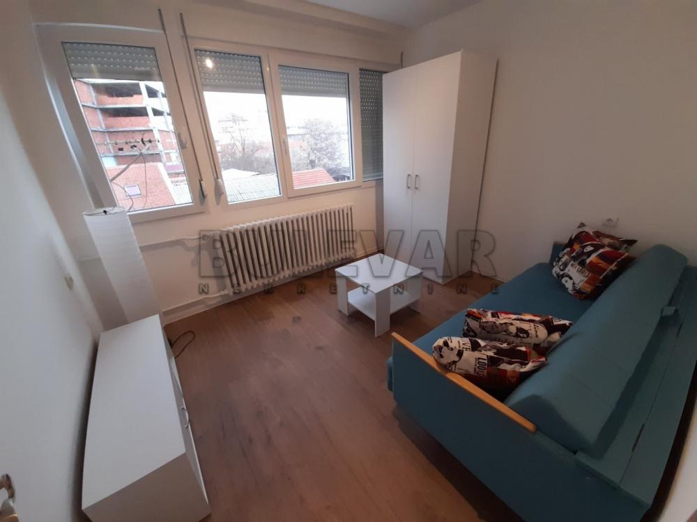 Slika 3 - Cara Dušana, Trosoban stan za izdavanje, 63m2, 450€