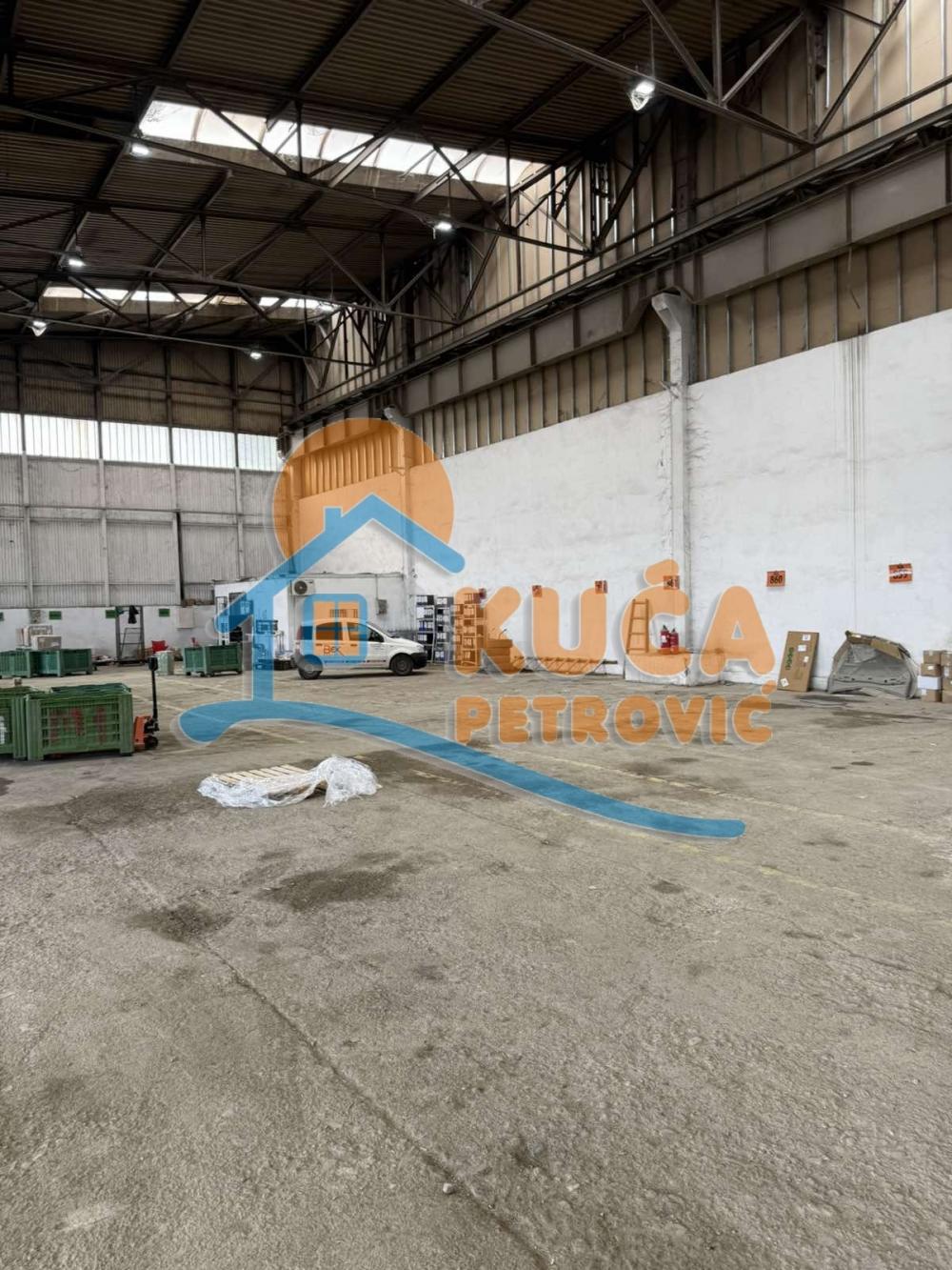 Slika 1 - Bulevar 12. februar,  Lokal za izdavanje, 1500m2, 4.500€