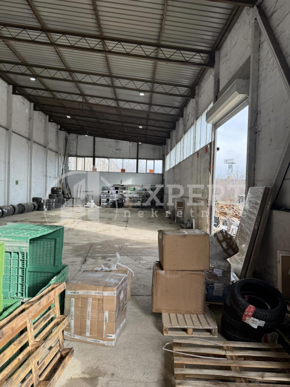 Slika 6 - Bulevar 12. februar,  Lokal za izdavanje, 1500m2, 4.500€