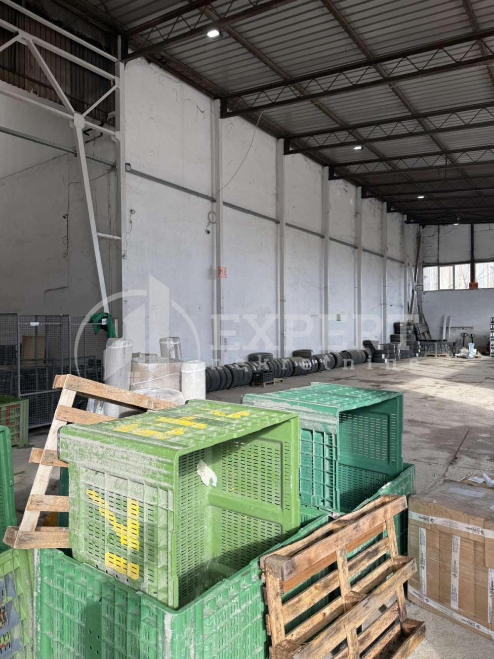 Slika 5 - Bulevar 12. februar,  Lokal za izdavanje, 1500m2, 4.500€